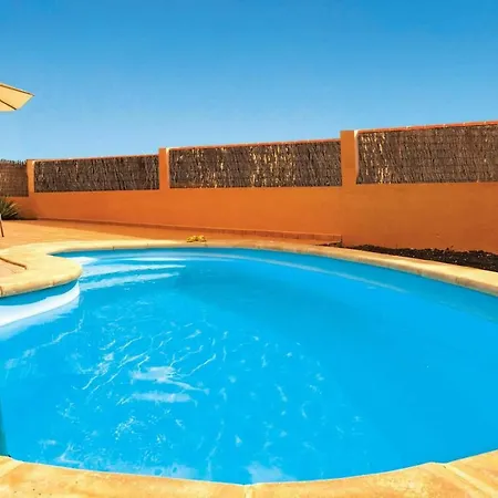 Sleeps 6 Pool Wifi Villa