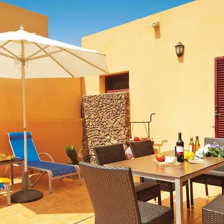 Sleeps 6 Pool Wifi Villa Corralejo